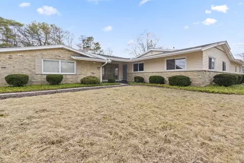 201 W Ellsworth, Bayside, WI 53217