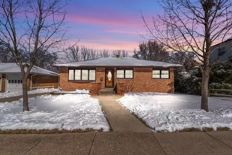 1608 Menomonee, South Milwaukee, WI 53172