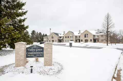 930 Oconomowoc, Oconomowoc, WI 53066