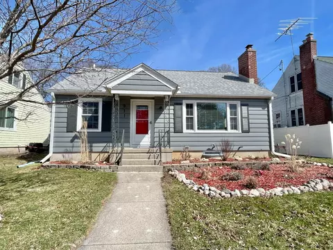 911 Harvey, Watertown, WI 53094