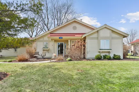 1755 Cottage #7-16, Geneva, WI 53147