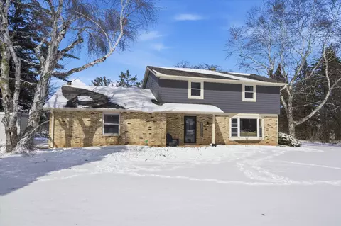 10726 Crestview, Cedarburg, WI 53012
