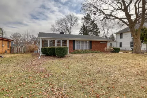 132 Caldwell, Pewaukee, WI 53072