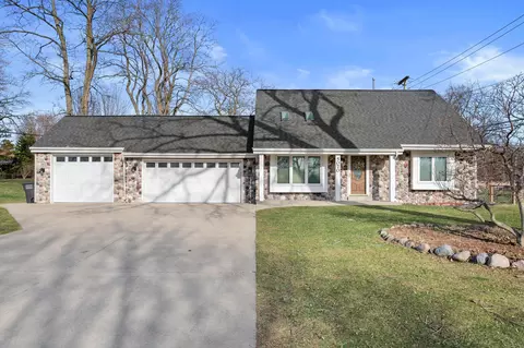 5070 S 69th, Greenfield, WI 53220