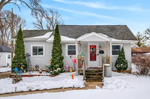 11825 W Rainbow, West Allis, WI 53214