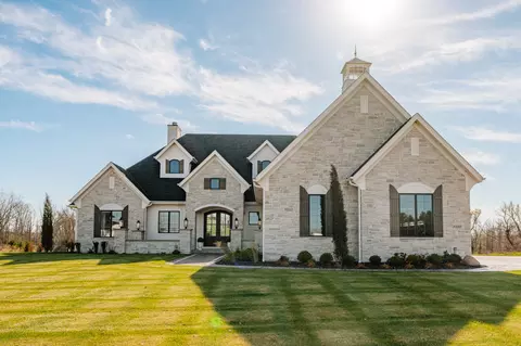 20285 Newport, Brookfield, WI 53045