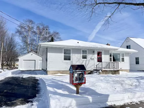 703 S 33rd, Manitowoc, WI 54220
