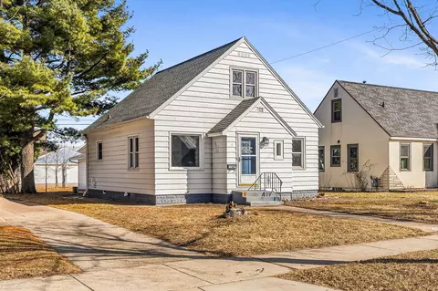 1521 Travis, La Crosse, WI 54601