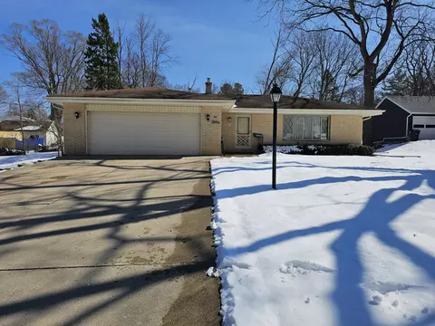 744 N 119th, Wauwatosa, WI 53226