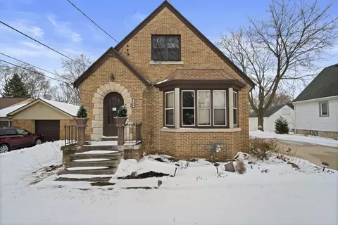 5144 S 43rd, Greenfield, WI 53220