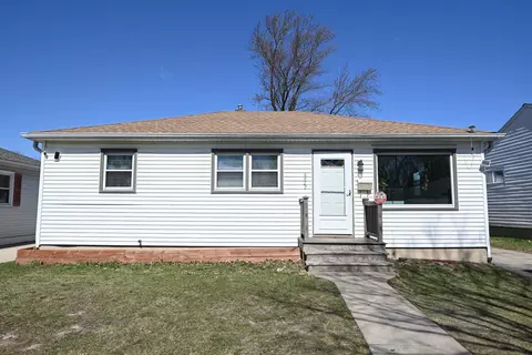 4922 W Norwich, Milwaukee, WI 53220