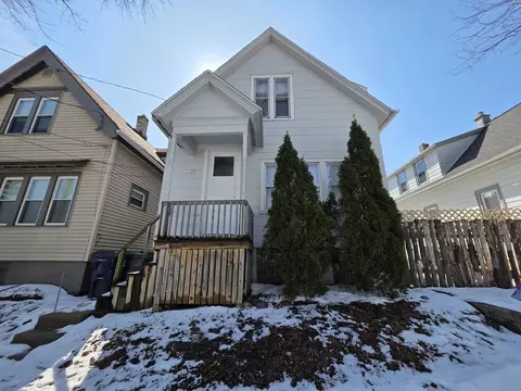 1125 E Clarke, Milwaukee, WI 53212