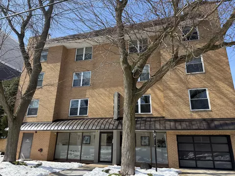 2121 N Cambridge #112, Milwaukee, WI 53202