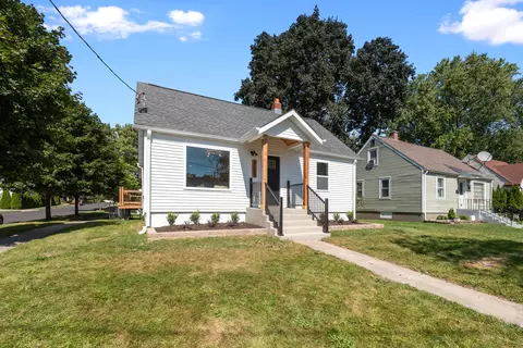 1005 Center, Delavan, WI 53115