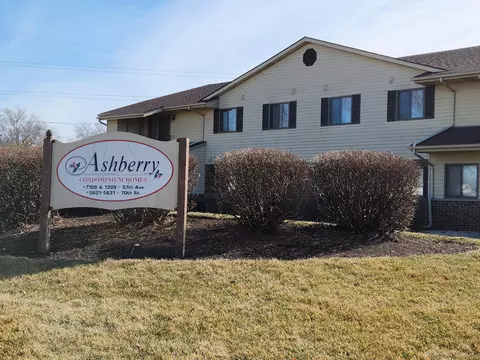 5631 70th #103, Kenosha, WI 53142