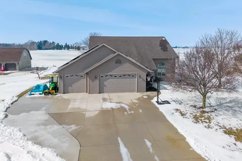 n3162 School Street, Lima, WI 53085
