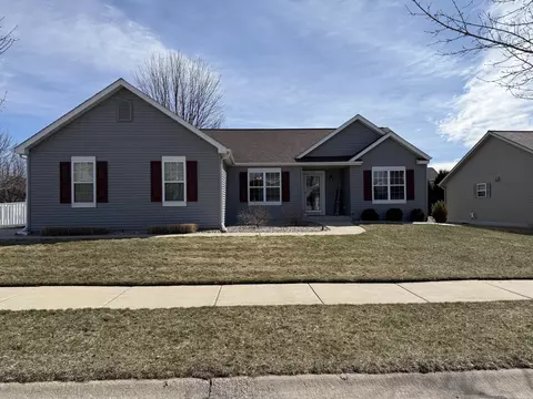 1418 Center, Hartford, WI 53027