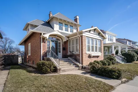 1017 Blaine, Racine, WI 53405