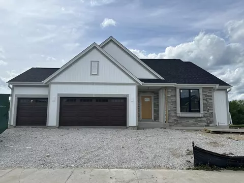 3816 White Oak, Waukesha, WI 53188
