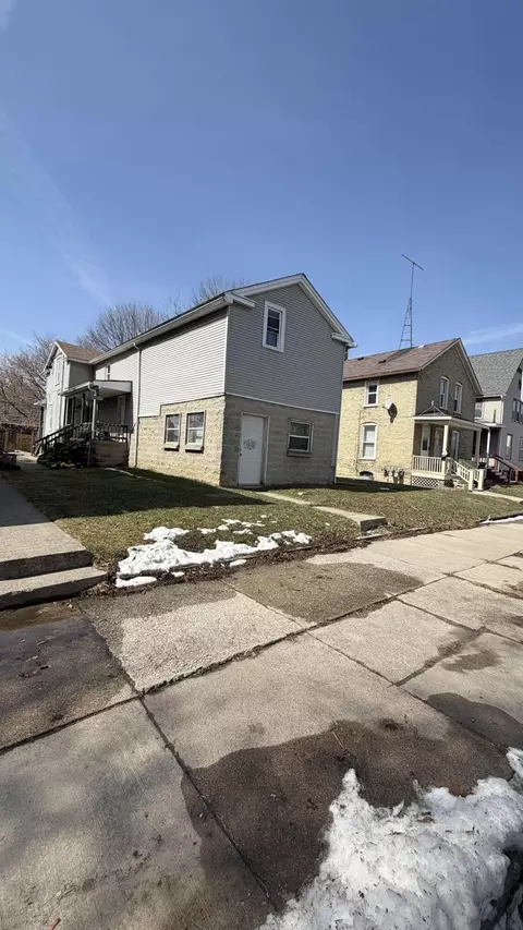 1814 Center, Racine, WI 53403