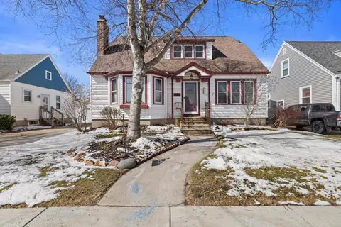 7536 28th, Kenosha, WI 53143