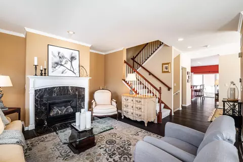 3870 S S Lk #1102, Saint Francis, WI 53235