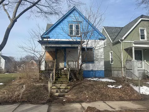 3047 N 22nd, Milwaukee, WI 53206