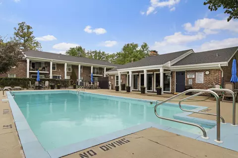 118 Evelyn #H, Lake Geneva, WI 53147