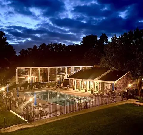118 Evelyn #H, Lake Geneva, WI 53147