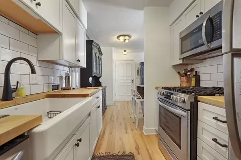 118 Evelyn #H, Lake Geneva, WI 53147