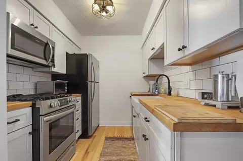 118 Evelyn #H, Lake Geneva, WI 53147
