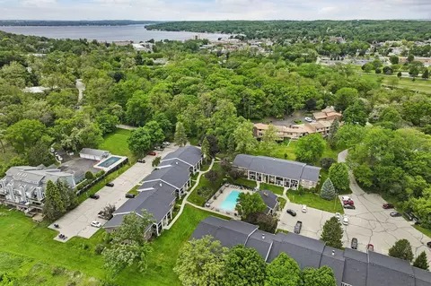 118 Evelyn #H, Lake Geneva, WI 53147