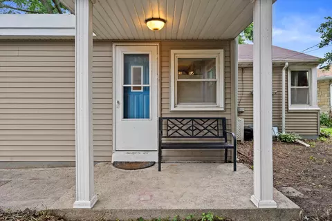 5006 N Port Washington, Glendale, WI 53217