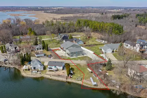 7134 N Tichigan, Waterford, WI 53185