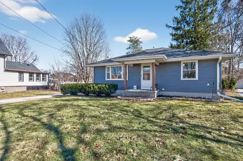 305 S Concord, Oconomowoc, WI 53066