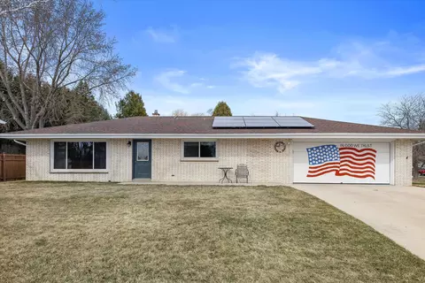 206 Fredonia, Fredonia, WI 53021