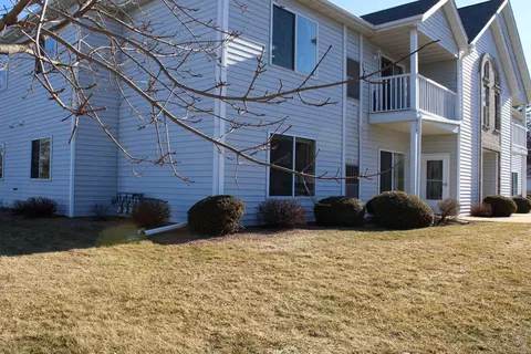 1751 Wildlife #8, Kewaskum, WI 53040