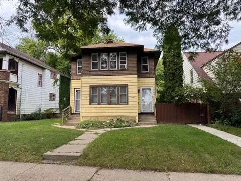 3323 N 44th #3325, Milwaukee, WI 53216