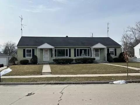 2221 Mayflower, Sheboygan, WI 53083