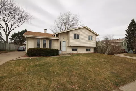 8645 S Riverton, Oak Creek, WI 53154