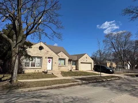 4240 W Fiebrantz, Milwaukee, WI 53216