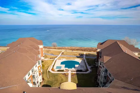 4120 S S Lk #458, Saint Francis, WI 53235