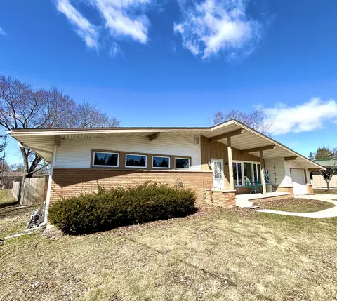 1521 Stark, Kewaskum, WI 53040