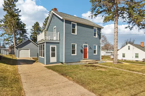 222 Hyde Park, Waukesha, WI 53188