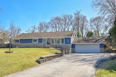 3551 S Woodland, New Berlin, WI 53146