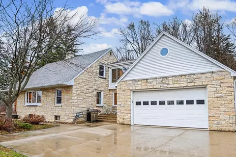 110 Polk, Slinger, WI 53086