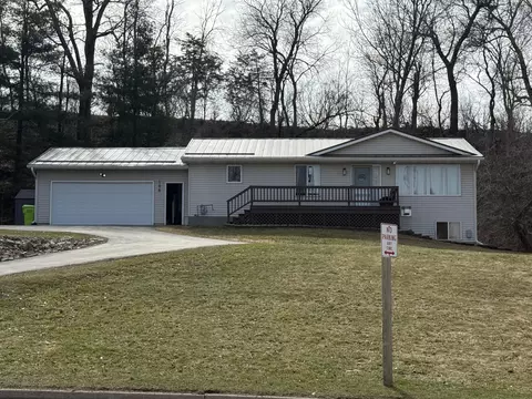106 S S Rdg, Coon Valley, WI 54623
