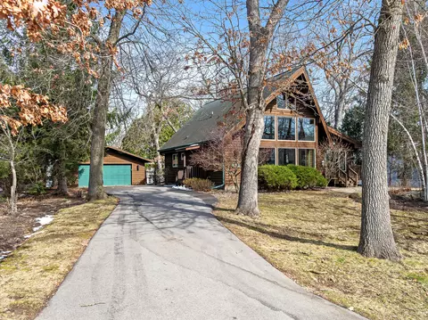 242 Waubun, Fontana, WI 53125