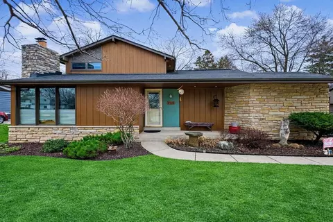 2115 Rambling Rose, Waukesha, WI 53186