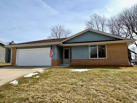 7622 S Lenox, Oak Creek, WI 53154
